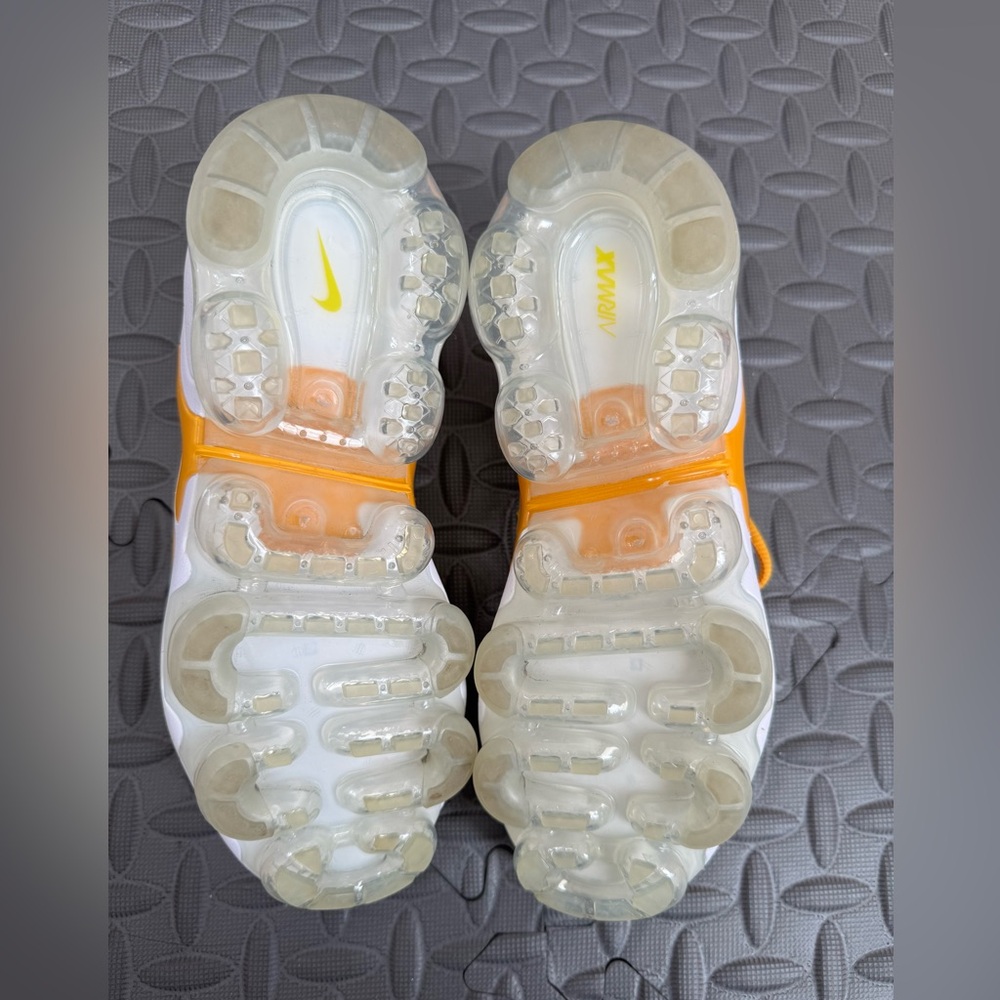 Nike Women’s Vibrant Yellow Air Vapormax Pro Shoes - Picture 9 of 10